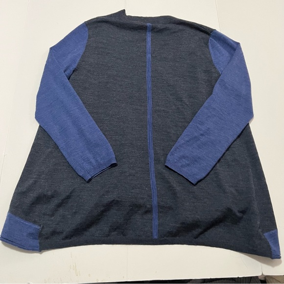 Vica Moda | 100% Merino Wool Cardigan Sweater - Picture 3 of 5